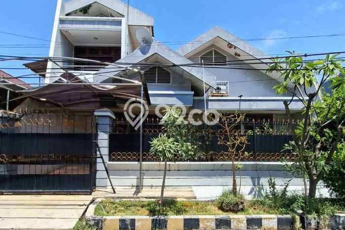 Ready to Use! Luxury House LT 240m2 Desain Modern di Dharma Husada Ready to Use! Luxury House LT 240m2 Desain Modern di Dharma Husada