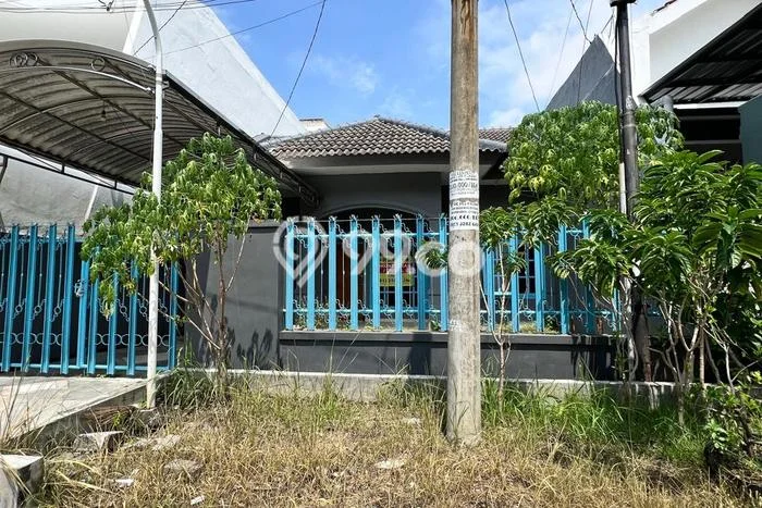 For Sale Hunian Rumah Terawat 5 Kamar di Mulyosari, Surabaya For Sale Hunian Rumah Terawat 5 Kamar di Mulyosari, Surabaya