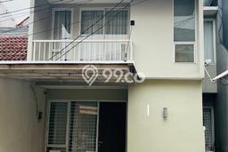 Rumah Modern 2 KT di Bintaro Tangerang Selatan Unfurnished Rumah Modern 2 KT di Bintaro Tangerang Selatan Unfurnished