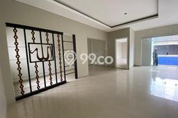 Disewakan! Rumah 4 Kamar Tidur &
5 Kamar Mandi di Bintaro, Tangerang Selatan Disewakan! Rumah 4 Kamar Tidur &
5 Kamar Mandi di Bintaro, Tangerang Selatan