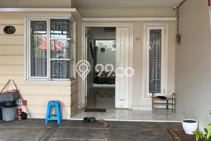 Disewakan! Rumah 3 Kamar Tidur &
3 Kamar Mandi di Pondok Kelapa, Jakarta Timur Disewakan! Rumah 3 Kamar Tidur &
3 Kamar Mandi di Pondok Kelapa, Jakarta Timur