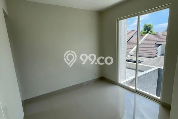 Dijual Cepat Rumah Bagus Siap Huni LB 67m2 di Wiyung, Surabaya Dijual Cepat Rumah Bagus Siap Huni LB 67m2 di Wiyung, Surabaya