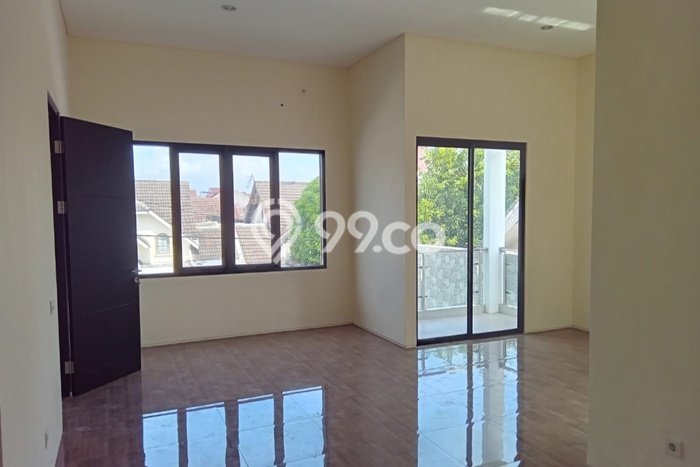 Rumah Strategis Minimalis Lb 300m2 di Sidoarjo, Sidoarjo Rumah Strategis Minimalis Lb 300m2 di Sidoarjo, Sidoarjo