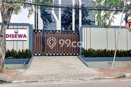 Ruko Disewa di Jakarta Timur dengan LB 300m2 Area Komersial Ramai Ruko Disewa di Jakarta Timur dengan LB 300m2 Area Komersial Ramai