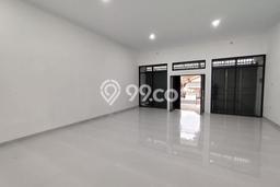 Unit Ruko Disewa Lokasi Sleman, Sleman Spesifikasi Luas Bangunan 102m2 Unit Ruko Disewa Lokasi Sleman, Sleman Spesifikasi Luas Bangunan 102m2