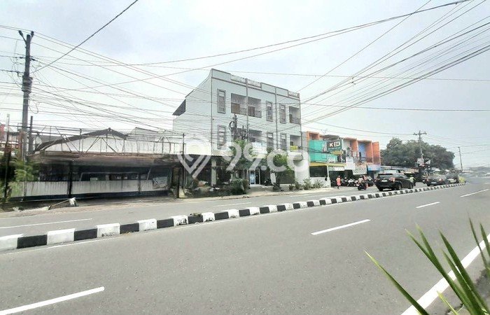 Disewakan Ruko komersial di Bantul luas bangunan 735m2 Disewakan Ruko komersial di Bantul luas bangunan 735m2