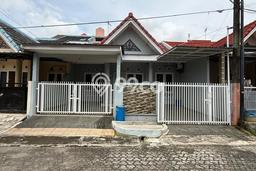 Rumah Luas Asri 4 KT Siap Huni di Taman Royal Tangerang Rumah Luas Asri 4 KT Siap Huni di Taman Royal Tangerang