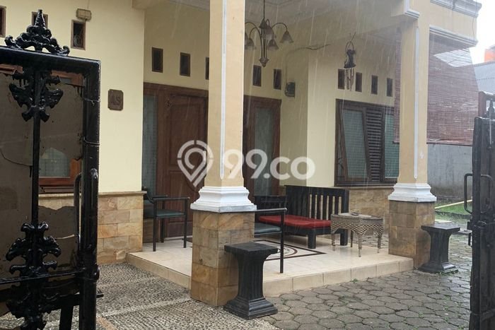 Rumah Modern 7 KT di Jatiwaringin Bekasi Semi Furnished Rumah Modern 7 KT di Jatiwaringin Bekasi Semi Furnished