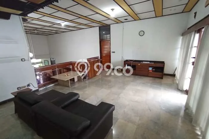 Lokasi strategis! Rumah siap pakai dikontrakkan di Cidadap LB 400m2 Lokasi strategis! Rumah siap pakai dikontrakkan di Cidadap LB 400m2