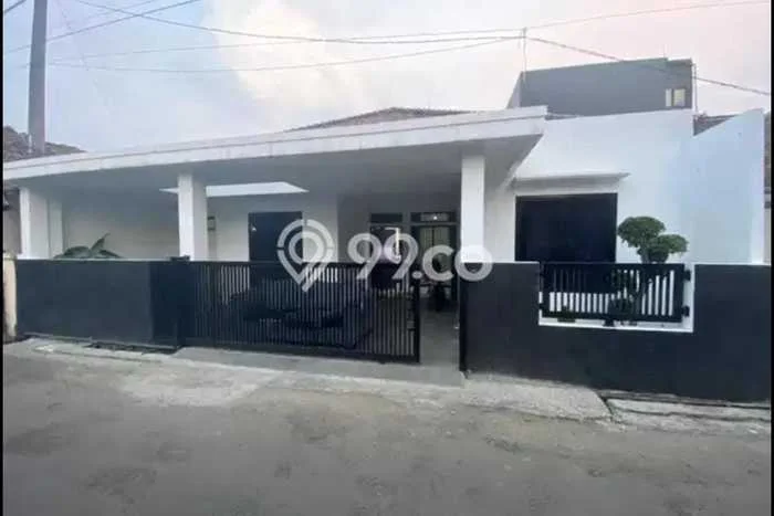 For Sale Rumah 4 Kamar Lokasi Ideal Nyaman dan Strategis di Margahayu For Sale Rumah 4 Kamar Lokasi Ideal Nyaman dan Strategis di Margahayu