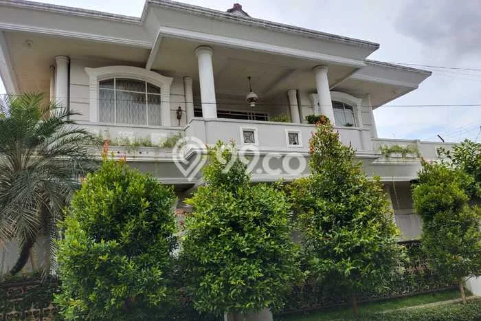 Rumah Elit LB 300m2 Siap Pakai Desain Elegan di Cigadung, Bandung Rumah Elit LB 300m2 Siap Pakai Desain Elegan di Cigadung, Bandung