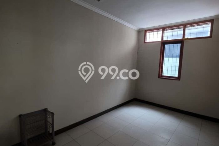 Disewakan! Rumah 5 Kamar Tidur &
2 Kamar Mandi di mekar wangi, Bandung Disewakan! Rumah 5 Kamar Tidur &
2 Kamar Mandi di mekar wangi, Bandung