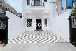 Dijual Cepat Rumah Bagus Siap Huni LB 108m2 di Ciledug, Tangerang Dijual Cepat Rumah Bagus Siap Huni LB 108m2 di Ciledug, Tangerang