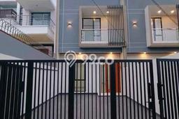For Sale Rumah 4 Kamar Lokasi Strategis Bagus dan Strategis di Kembangan For Sale Rumah 4 Kamar Lokasi Strategis Bagus dan Strategis di Kembangan
