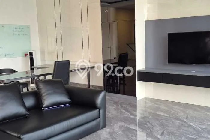 Hunian Mewah Dijual LT 228m2 di Kebon Jeruk, Jakarta Barat Hunian Mewah Dijual LT 228m2 di Kebon Jeruk, Jakarta Barat