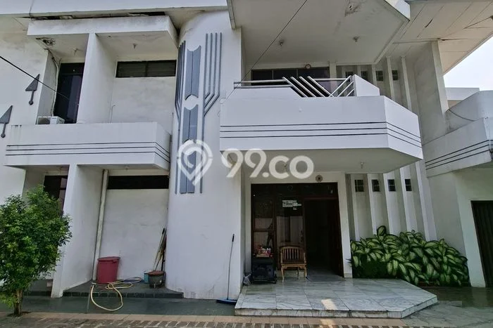 Ready to Use! Premium House LT 567m2 Desain Elegan di Duri Kepa Ready to Use! Premium House LT 567m2 Desain Elegan di Duri Kepa
