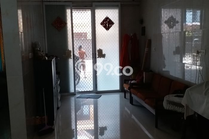 Dijual Hunian Rumah Terawat 6 KT di Taman Palem, Jakarta Barat Dijual Hunian Rumah Terawat 6 KT di Taman Palem, Jakarta Barat