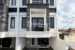 Jual Rumah Minimalis Bagus Punya 4 KT di Jagakarsa Jakarta Selatan SHM Jual Rumah Minimalis Bagus Punya 4 KT di Jagakarsa Jakarta Selatan SHM