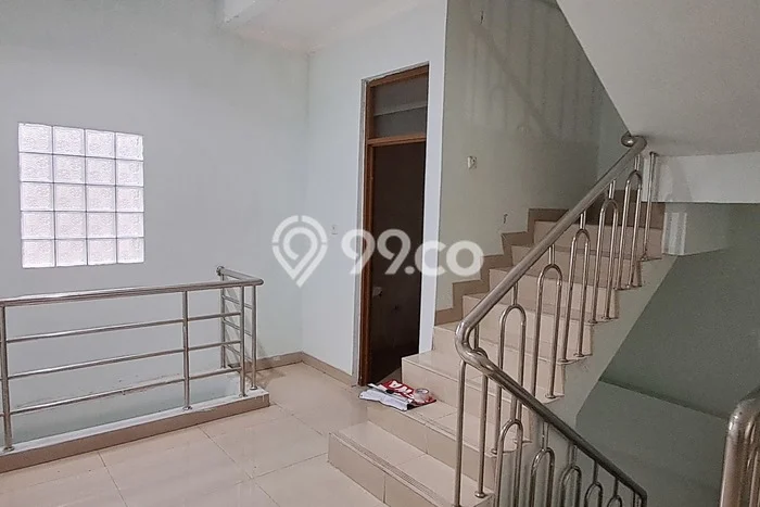 Ruko untuk Disewa di Pusat Tangerang Selatan Luas Bangunan 240m2 Ruko untuk Disewa di Pusat Tangerang Selatan Luas Bangunan 240m2