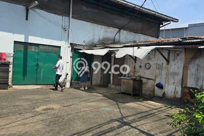 Gudang Disewa di Jakarta Utara dengan LB 892m2 Area Komersial Ramai Gudang Disewa di Jakarta Utara dengan LB 892m2 Area Komersial Ramai