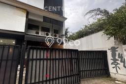 Rumah Luxury di Jakarta Selatan Strategis Kondisi Baik Rumah Luxury di Jakarta Selatan Strategis Kondisi Baik