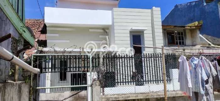 Rumah Lokasi Strategis di Astanaanyar, Bandung, Luas 55m2m² LB 80m2m² Rumah Lokasi Strategis di Astanaanyar, Bandung, Luas 55m2m² LB 80m2m²