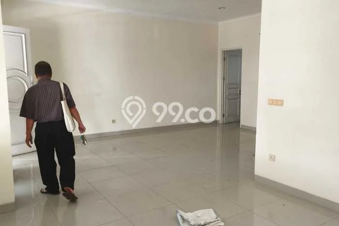 Sewa Rumah Harga Terjangkau di Daan Mogot Jakarta Barat Punya 4 Kamar Tidur Sewa Rumah Harga Terjangkau di Daan Mogot Jakarta Barat Punya 4 Kamar Tidur