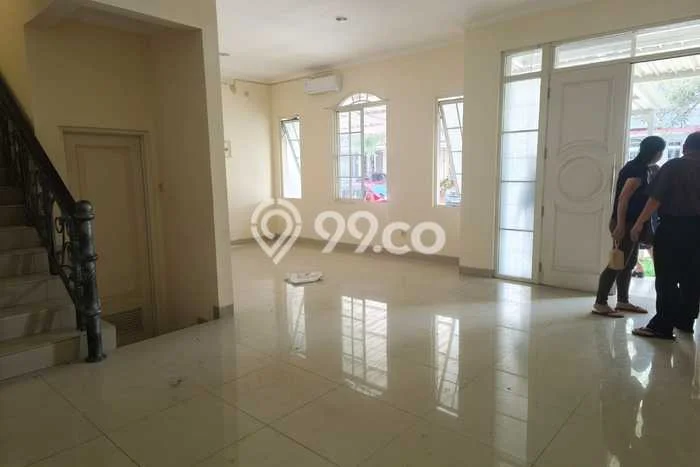 Sewa Rumah Harga Terjangkau di Daan Mogot Jakarta Barat Punya 4 Kamar Tidur Sewa Rumah Harga Terjangkau di Daan Mogot Jakarta Barat Punya 4 Kamar Tidur