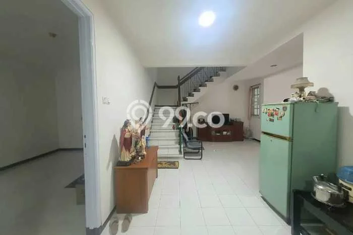 Dijual Hunian Rumah Terawat 3 KT di Pakuwon Indah, Surabaya Dijual Hunian Rumah Terawat 3 KT di Pakuwon Indah, Surabaya