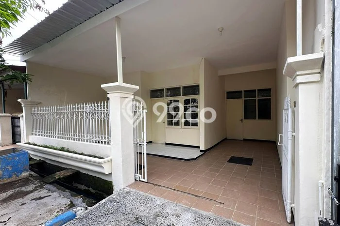 For Sale Rumah 3 Kamar Lokasi Strategis Bagus dan Strategis di Rungkut For Sale Rumah 3 Kamar Lokasi Strategis Bagus dan Strategis di Rungkut