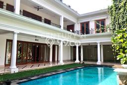 Siap Huni Rumah Mewah 5 Kamar di Kebayoran Baru Dekat ke Mana Pun Siap Huni Rumah Mewah 5 Kamar di Kebayoran Baru Dekat ke Mana Pun
