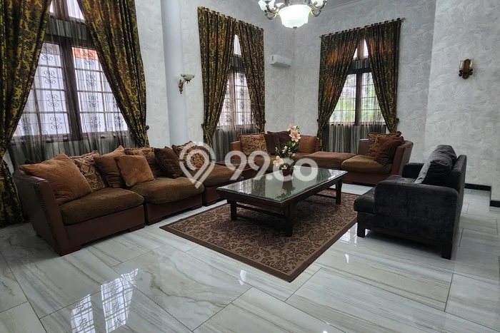 Sewa Rumah Nyaman di Menteng Siap Huni dan Strategis Sewa Rumah Nyaman di Menteng Siap Huni dan Strategis