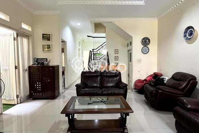 Rumah Mewah Siap Huni LT 216m2 di Tebet, Jakarta Selatan Rumah Mewah Siap Huni LT 216m2 di Tebet, Jakarta Selatan