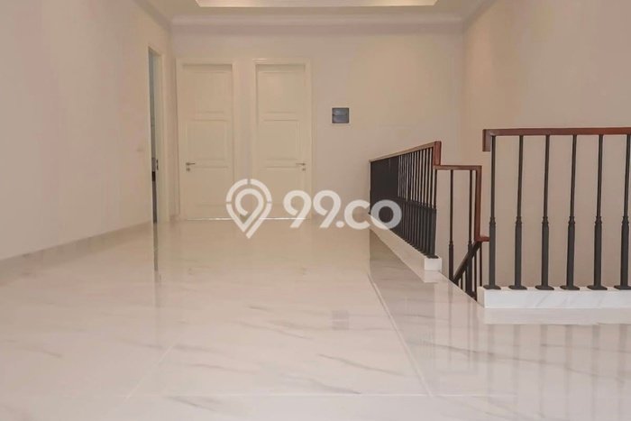 Hunian Elit LB 350m2 Siap Pakai Desain Elegan di Semolowaru, Surabaya Hunian Elit LB 350m2 Siap Pakai Desain Elegan di Semolowaru, Surabaya