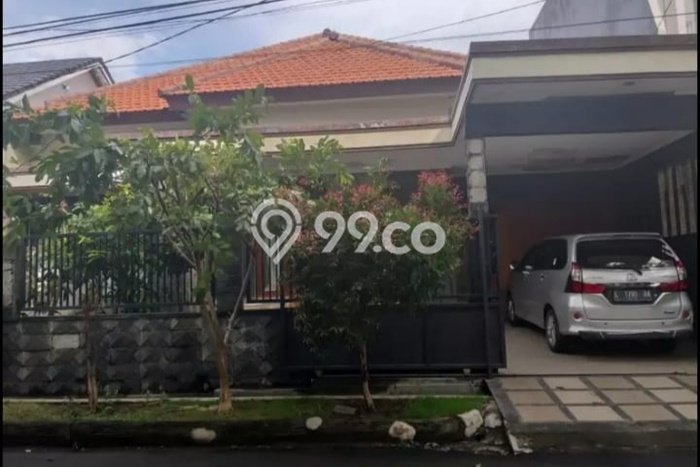 Hunian Mewah LB 280m2 Siap Pakai Desain Elegan di Alun-alun Contong, Surabaya Hunian Mewah LB 280m2 Siap Pakai Desain Elegan di Alun-alun Contong, Surabaya