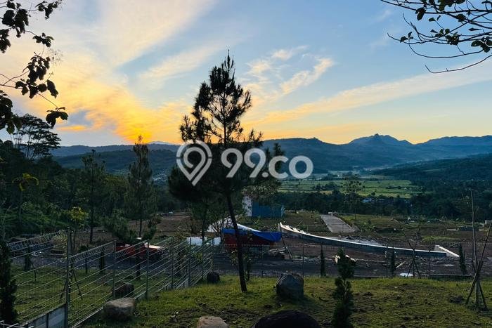 Tanah Dijual Lokasi Strategis di Bekasi dengan Luas 300m2 Tanah Dijual Lokasi Strategis di Bekasi dengan Luas 300m2