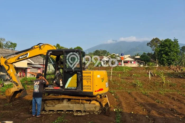 Tanah Kosong Dijual di Depok dengan Area 200m2 Tanah Kosong Dijual di Depok dengan Area 200m2