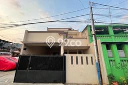 Rumah Nyaman dengan Luas Tanah 106m² dan Luas Bangunan 138m² di Area Pondok Kelapa, Jakarta Timur Rumah Nyaman dengan Luas Tanah 106m² dan Luas Bangunan 138m² di Area Pondok Kelapa, Jakarta Timur