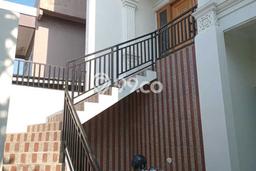 Dijual Rumah Premium dengan Fasilitas Sekitar Lengkap di Kebayoran Lama, Jakarta Selatan Dijual Rumah Premium dengan Fasilitas Sekitar Lengkap di Kebayoran Lama, Jakarta Selatan