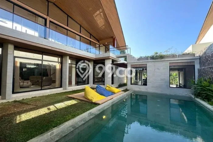 Hunian Mewah LB 400m2 Siap Pakai Desain Elegan di Sanur Kaja, Denpasar Hunian Mewah LB 400m2 Siap Pakai Desain Elegan di Sanur Kaja, Denpasar