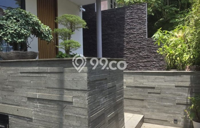 Rumah Mewah Dijual LT 240m2 di Sukolilo, Surabaya Rumah Mewah Dijual LT 240m2 di Sukolilo, Surabaya