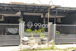 Jual Rumah Strategis Bagus Punya 3 KT di Rungkut Surabaya SHM Jual Rumah Strategis Bagus Punya 3 KT di Rungkut Surabaya SHM