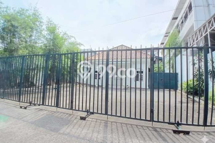 Disewakan Rumah Strategis LT 980m2 / LB 400m2 di Surabaya Kota, Surabaya Disewakan Rumah Strategis LT 980m2 / LB 400m2 di Surabaya Kota, Surabaya