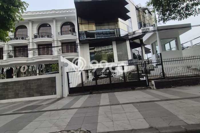 Ruko untuk Disewa di Pusat Surabaya Luas Bangunan 1100m2 Ruko untuk Disewa di Pusat Surabaya Luas Bangunan 1100m2