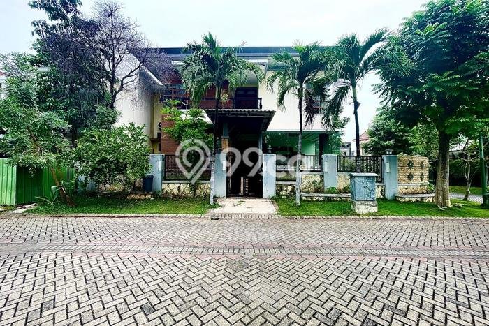 Disewakan! Rumah 5 Kamar Tidur &
5 Kamar Mandi di Surabaya Kota, Surabaya Disewakan! Rumah 5 Kamar Tidur &
5 Kamar Mandi di Surabaya Kota, Surabaya