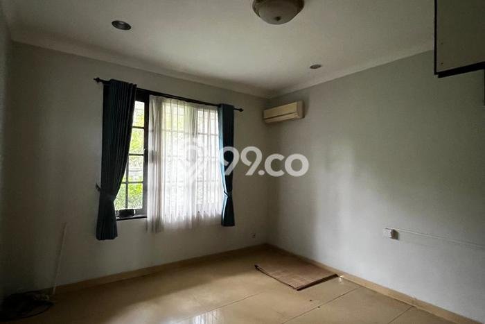 Disewakan Rumah Murah di Surabaya Kota Surabaya Punya 4 Kamar Tidur Disewakan Rumah Murah di Surabaya Kota Surabaya Punya 4 Kamar Tidur