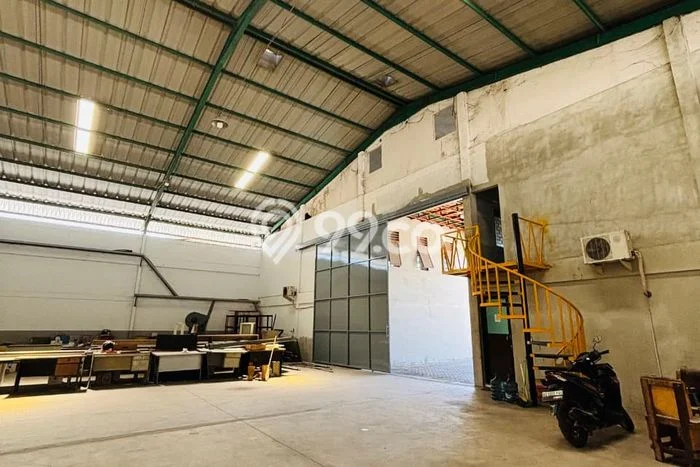 Gudang untuk Disewa di Pusat Surabaya Luas Bangunan 5900m2 Gudang untuk Disewa di Pusat Surabaya Luas Bangunan 5900m2