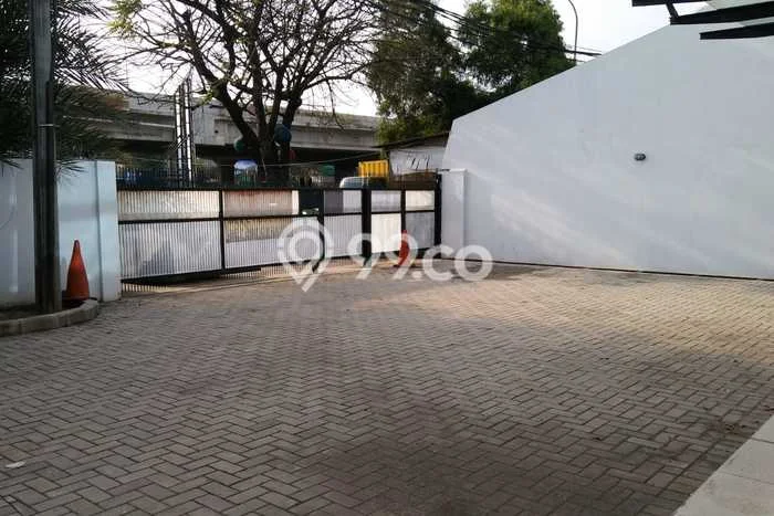 Ruko disewakan lokasi strategis Cengkareng Jakarta Barat 340m2 Ruko disewakan lokasi strategis Cengkareng Jakarta Barat 340m2