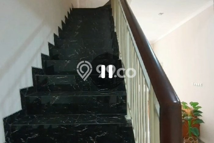 Jual Rumah Eksklusif 4 KT di Waru, Surabaya Jual Rumah Eksklusif 4 KT di Waru, Surabaya