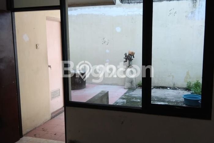 Rumah Luas Asri 2 KT Siap Pakai di Waru Surabaya Rumah Luas Asri 2 KT Siap Pakai di Waru Surabaya